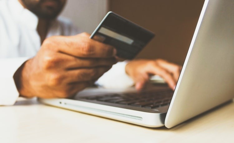 Coronavirus, boom per l'ecommerce: +20% a marzo-aprile