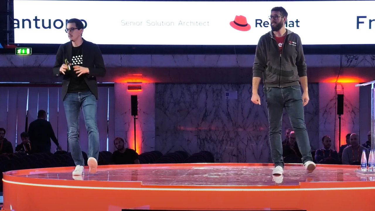 Virtual Application Network: interconnettere applicazioni e servizi in ambienti ibridi