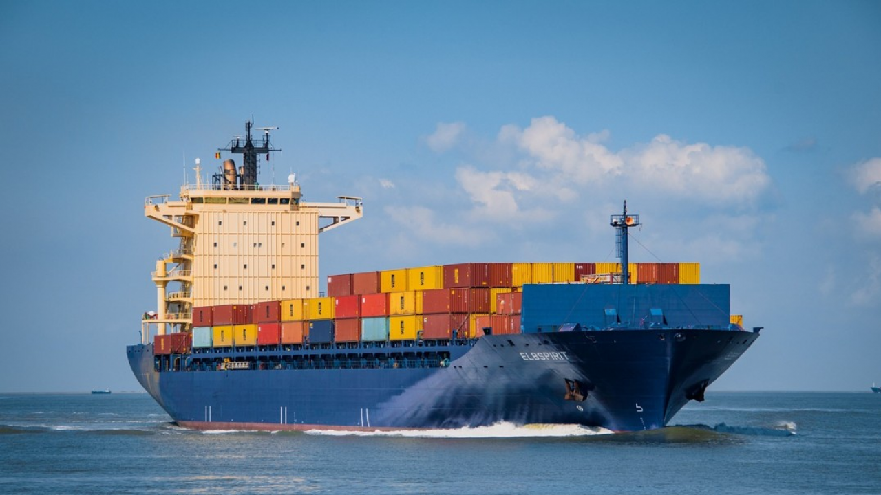 Istat: a dicembre 2023 importazioni -2,5%, esportazioni +0,9% su mese