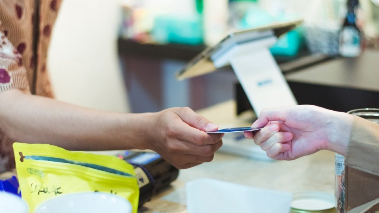 Confesercenti: nell’ultimo trimestre persi 4 miliardi di euro di spesa delle famiglie