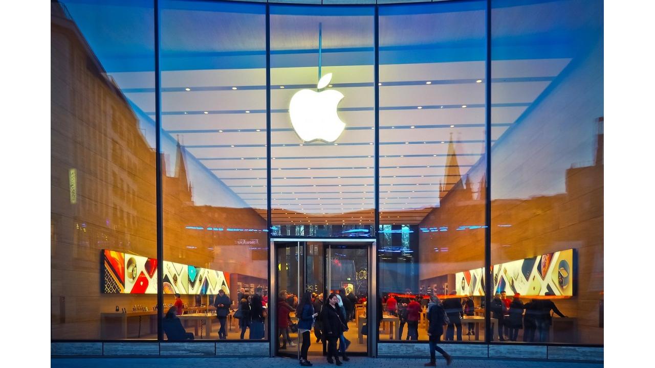 Apple: avvicendamento nel ruolo di CFO, Luca Maestri lascia il posto a Kevan Parekh