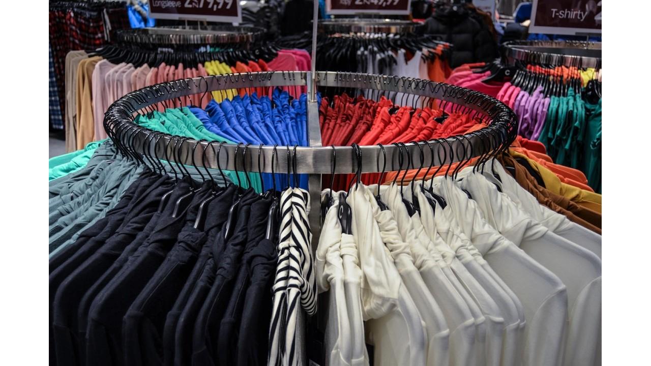 A luglio 2024 le vendite al dettaglio registrano un aumento sia in valore sia in volume 