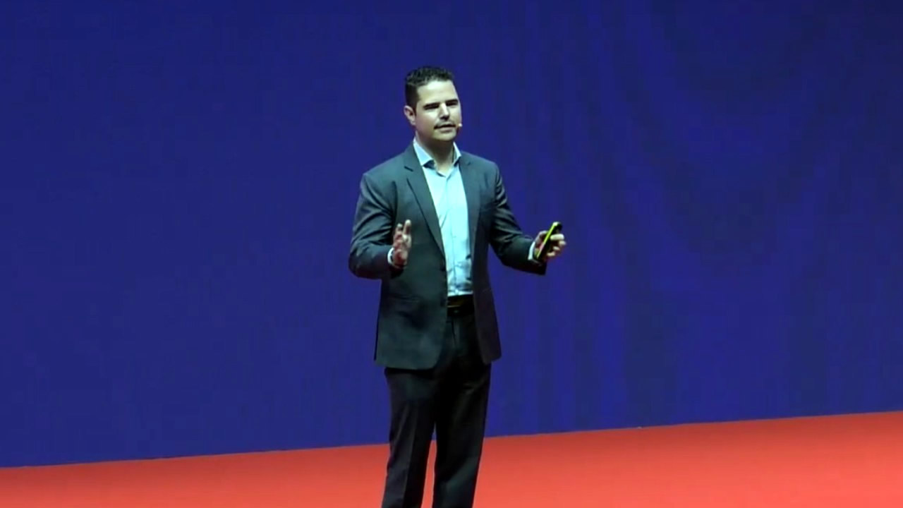 Innovate freely, operate efficiently: build on a unified AI and application platform