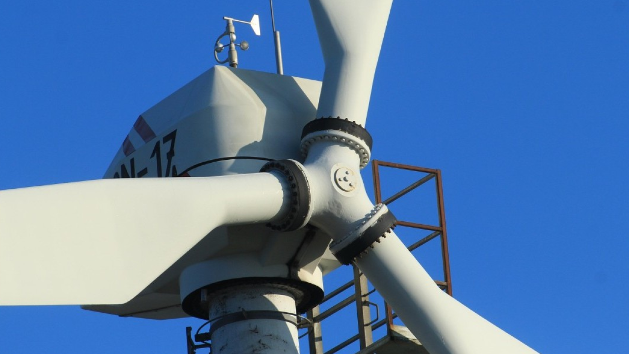 Enel, firmati accordi per l’acquisizione di 830 MW di impianti eolici e solari negli Stati Uniti
