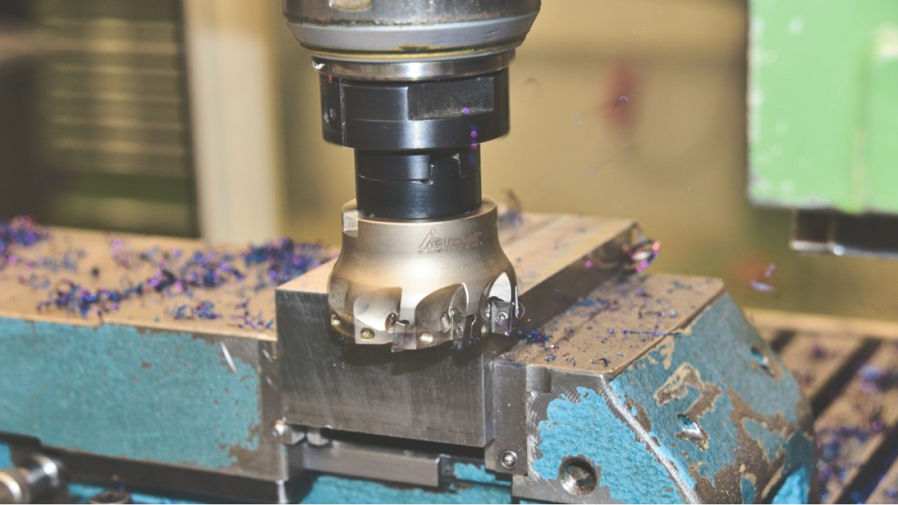 Produzione industriale: a febbraio 2026 torna il segno più, trainano i trasporti