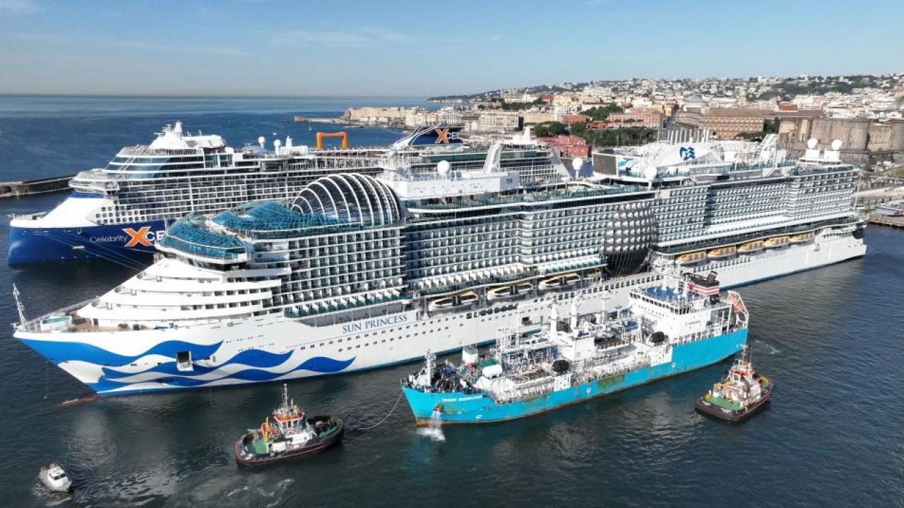 Axpo realizza a Napoli il suo primo bunkeraggio GNL su una nave da crociera in Italia, la Sun Princess