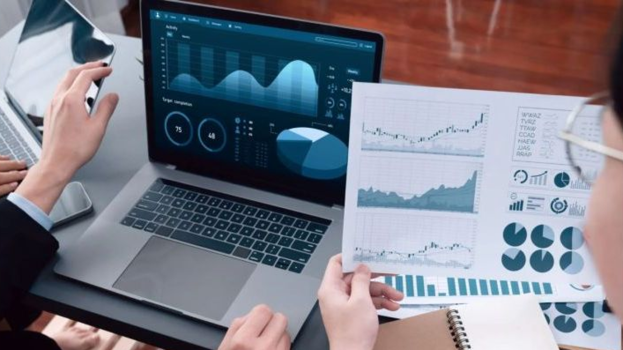 Le competenze AI sono la nuova “valuta” professionale: il mercato del lavoro ai tempi dell’intelligenza artificiale