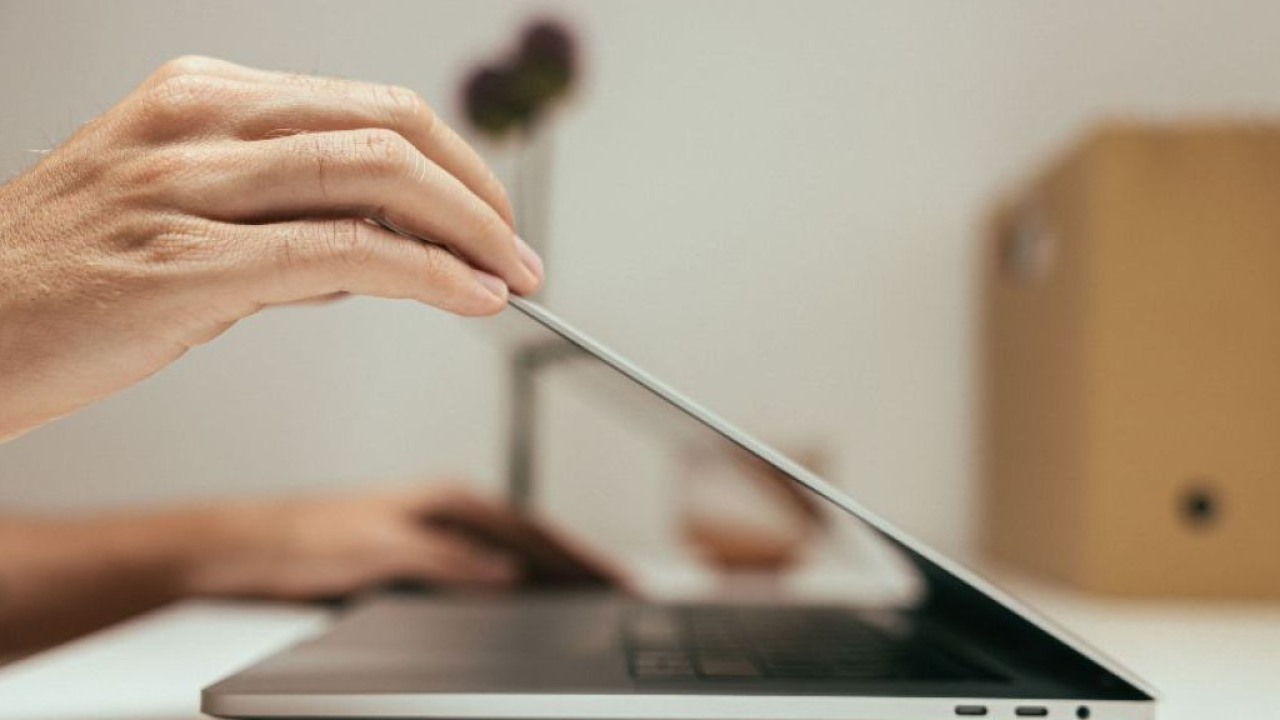 Ferie e workflow: staccare la spina non è un privilegio, ma una strategia operativa