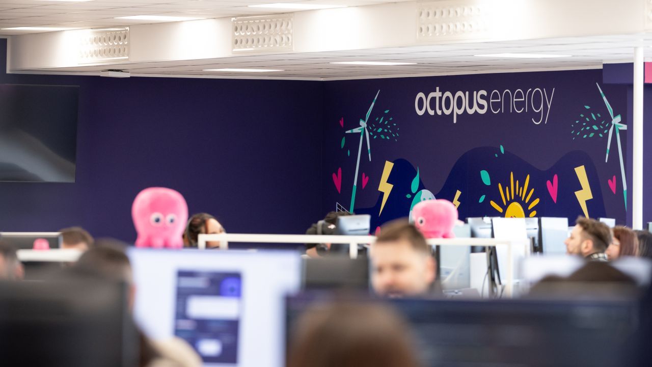 Octopus Energy celebra il traguardo dei 300 dipendenti in Italia e punta a nuove assunzioni