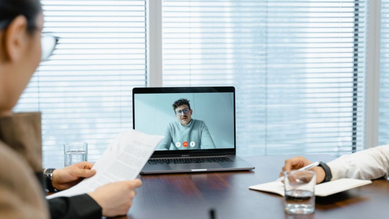 Zoom apre l'era dell’AI operativa: debuttano l'Unified Context Layer e le nuove soluzioni per il workplace